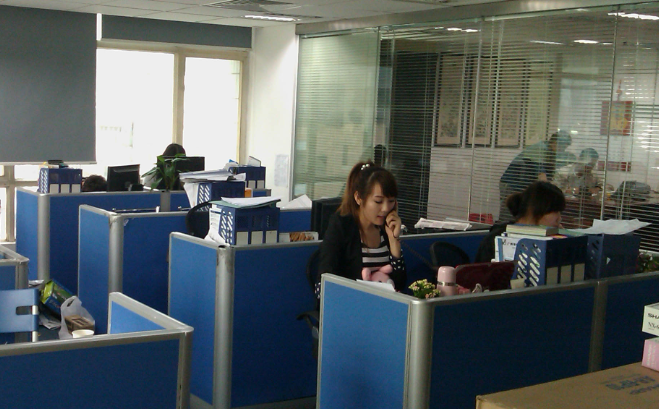 山东泛亚新材料彩色沥青在市政道路养护中的应用方案解析